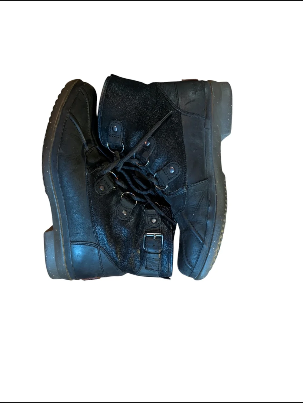 UGG 